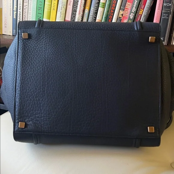 Céline Medium Phantom Bag Textured Calf, Dark Blue Gold Hardware - Picture 7 of 16